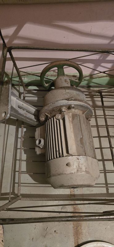 Асинхронный мотор сатылады