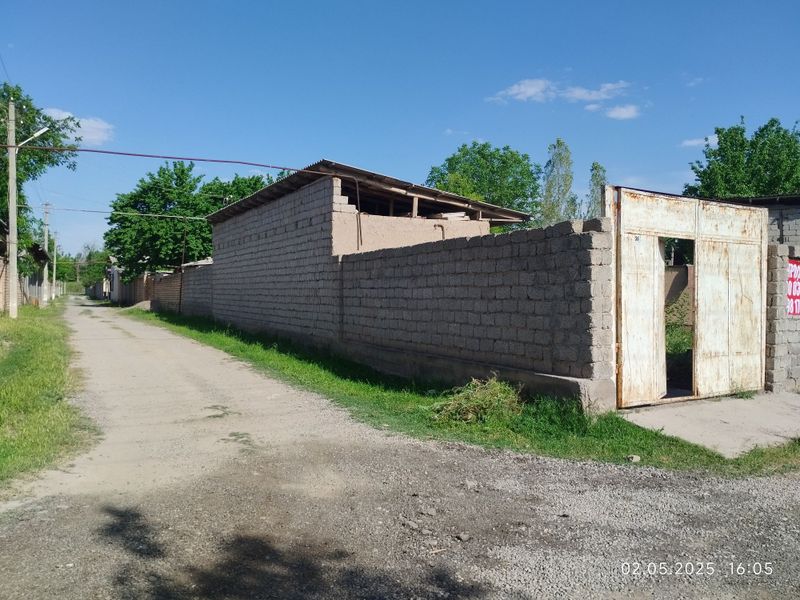Продаётся дача на боз-сув от ипподром поста 10 км Продаётся дача на боз-сув от ипподром поста 10 км