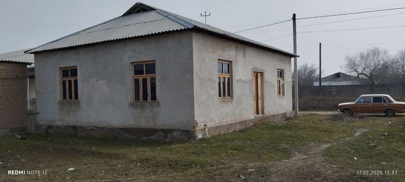 Чукурсойда гуломжон чойхона оркасида 4 хонали уй сотилади 7/5 сотх