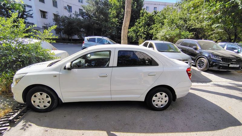 Cobalt автомат 2018 белый пробег 77000 Cobalt автомат 2018 белый пробег 77000