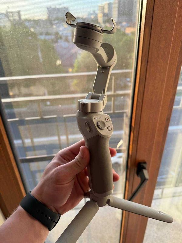 Стабилизатор DJI Osmo Mobile SE 4 (OM4) Стабилизатор DJI Osmo Mobile SE 4 (OM4)