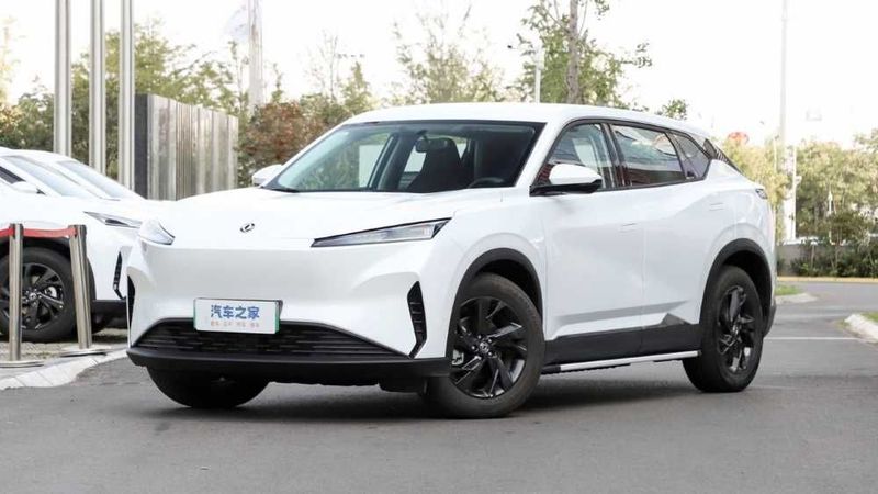 Dongfeng Sky EV01 445км 3 года гарантии Dongfeng Sky EV01 445км 3 года гарантии