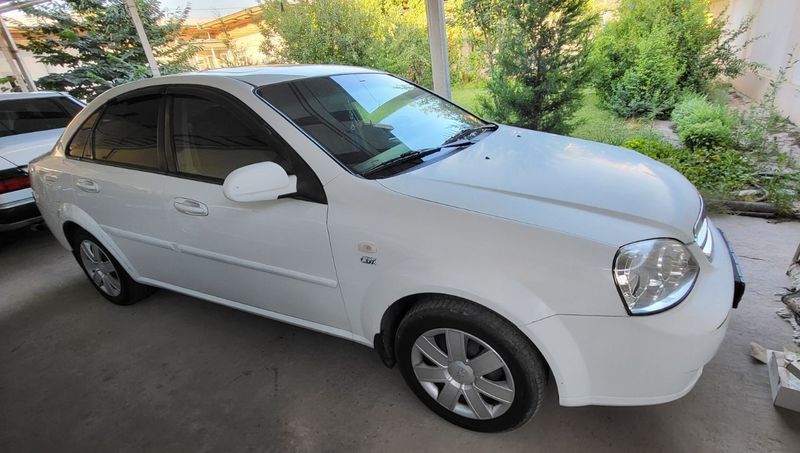 Lacetti 2013 1.6 автомат сотилади