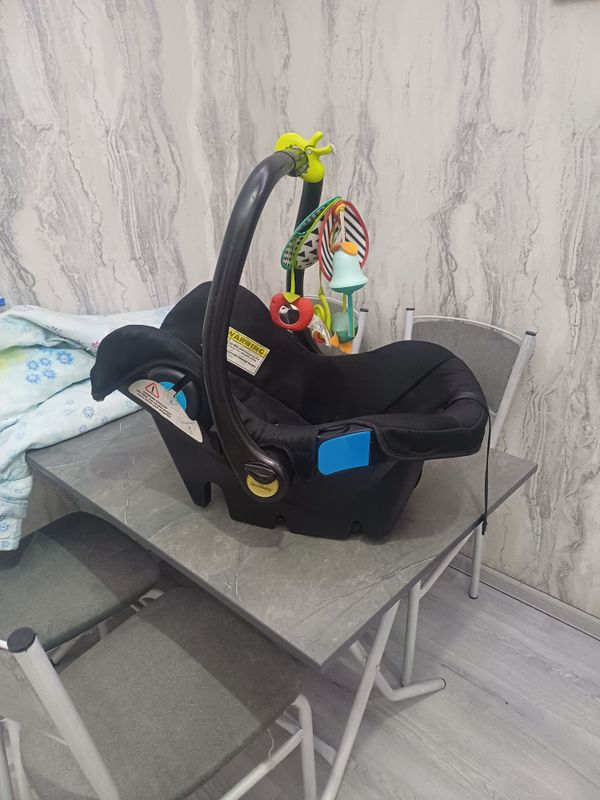 Продаётся фирменный авто люлька Goodbaby Продаётся фирменный авто люлька Goodbaby