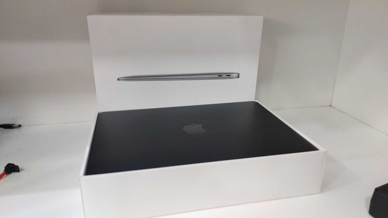 Macbook AIR M2 A2681 DDR5 8Gb Xotirasi 256Gb-2022 yil Macbook AIR M2 A2681 DDR5 8Gb Xotirasi 256Gb-2022 yil
