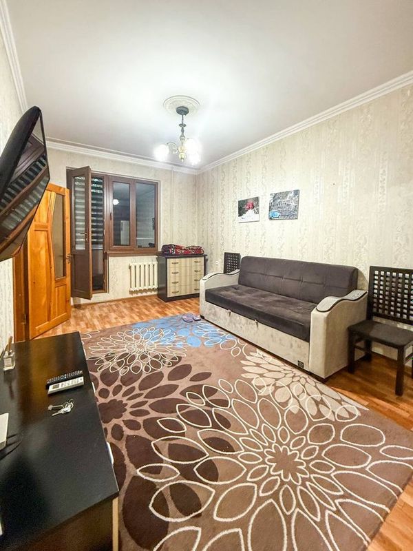 Срочно сдам квартиру метро Максим Горький 1/2/4 с ремонтом 35м2