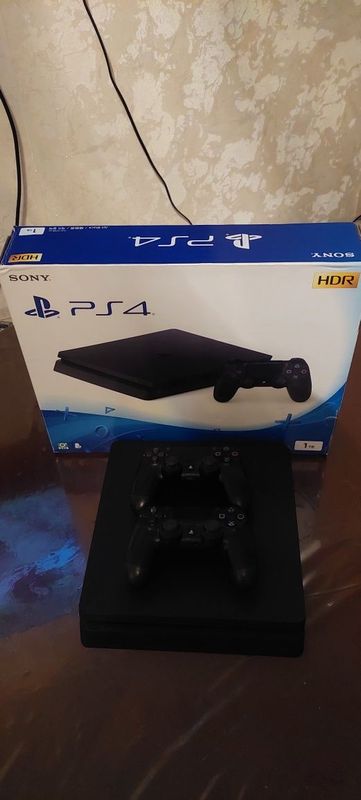 Sony Play Station-4 Slim 1TB 2джойстика за 199 у.е! Sony Play Station-4 Slim 1TB 2джойстика за 199 у.е!