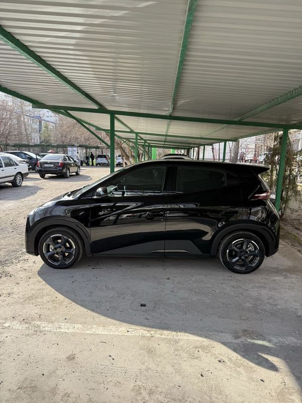 Продам BYD 405 seagull 2024 черный 12.000км Продам BYD 405 seagull 2024 черный 12.000км