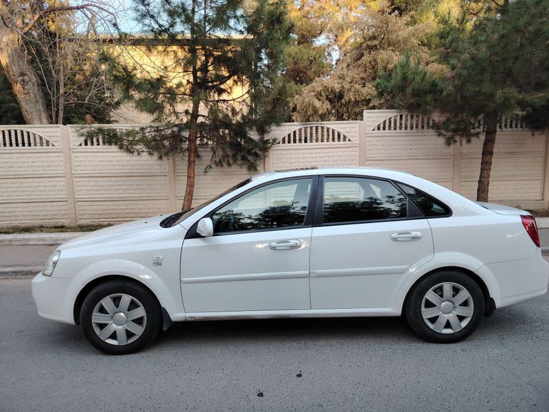 LACETTI 1.6 ГОД 2013, укомплектованная,