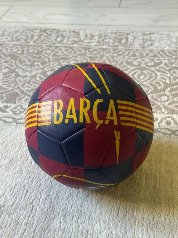 Оригинальный мяч "Barcelona" , б/у. Оригинальный мяч "Barcelona" , б/у.