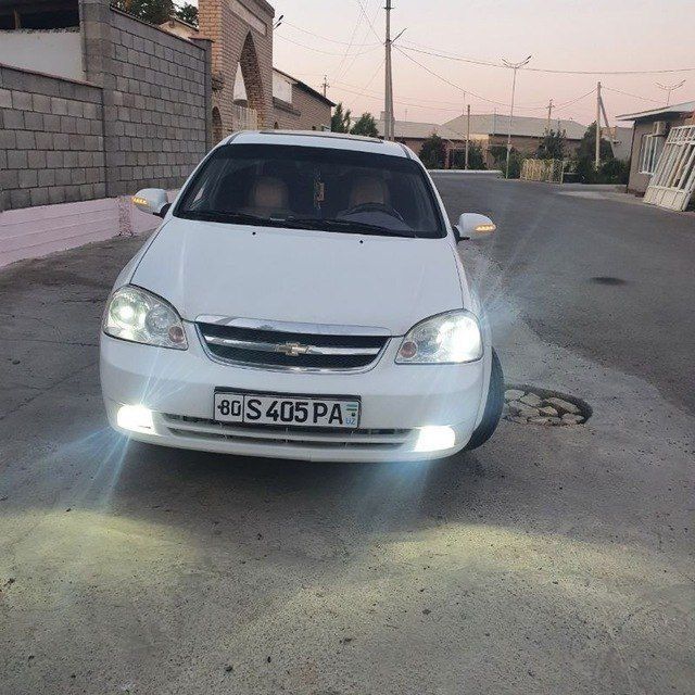 Lasetti 1.8 2012 Lasetti 1.8 2012
