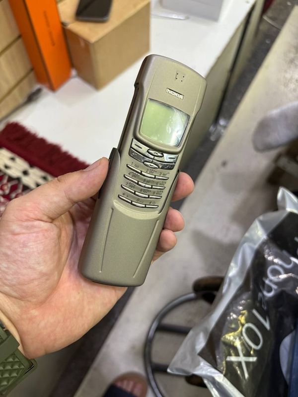 Nokia 8910 yangi Nokia 8910 yangi