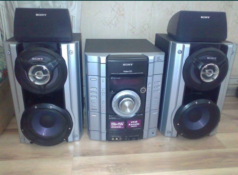 Sony sentr sotiladi xolati orta narxi 1mln kalonkalari zor ishlidi Sony sentr sotiladi xolati orta narxi 1mln kalonkalari zor ishlidi