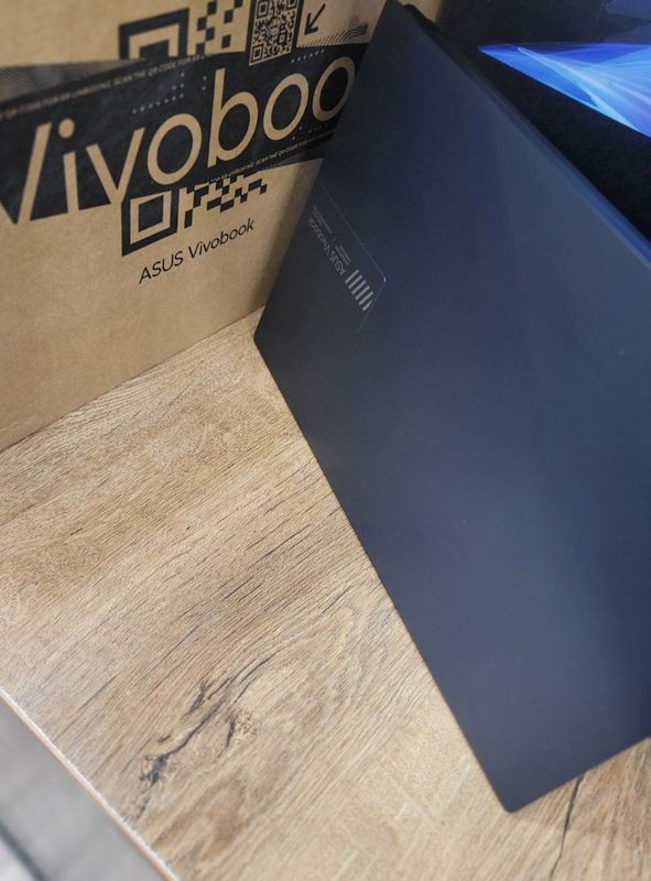 Asus VivoBook E1404G Asus VivoBook E1404G