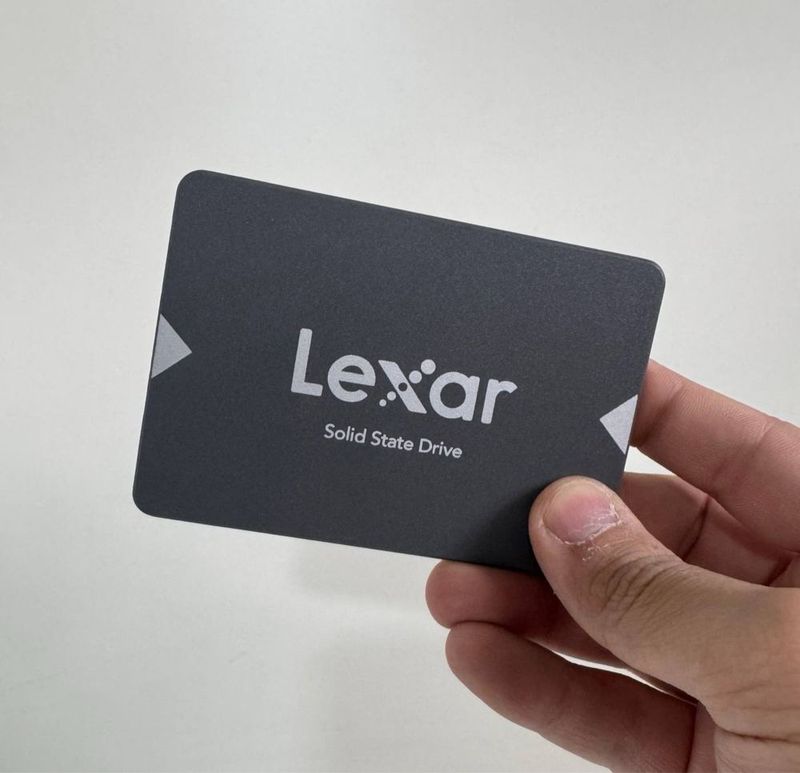 Lexar sata SSD 512Gb Yengi 6 sogot ishlagan Lexar sata SSD 512Gb Yengi 6 sogot ishlagan