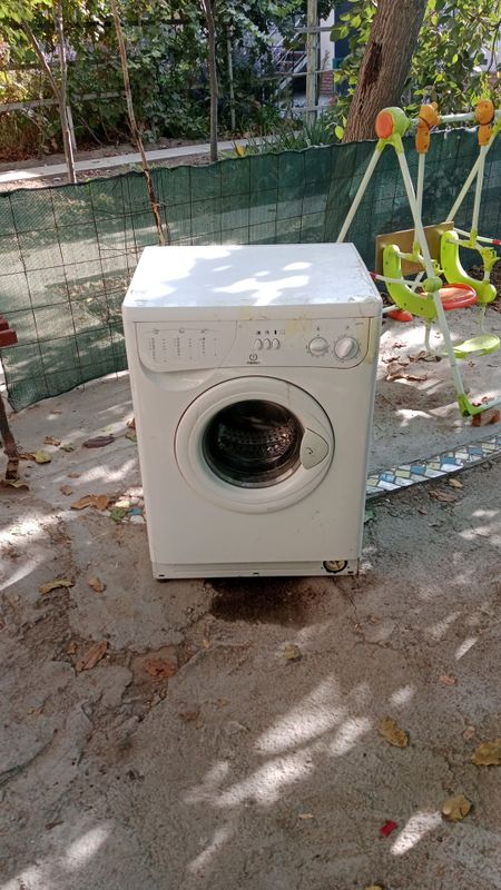 Срочно продам стиральную машину