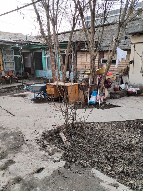 Продаётся дом. 2х комнатный. Площадь 97кв/м. Общий двор. Продаётся дом. 2х комнатный. Площадь 97кв/м. Общий двор.