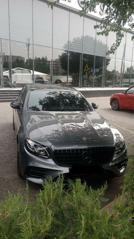 Mersedez bens w 213 E53 AMG Mersedez bens w 213 E53 AMG
