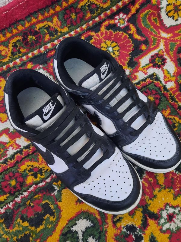 42 o'lchamli Nike krossovkalari 42 o'lchamli Nike krossovkalari
