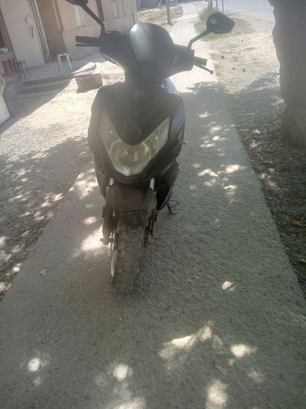 Sukuter sotladi lifan 26 Sukuter sotladi lifan 26