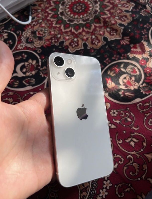 iPhone 13 iPhone 13