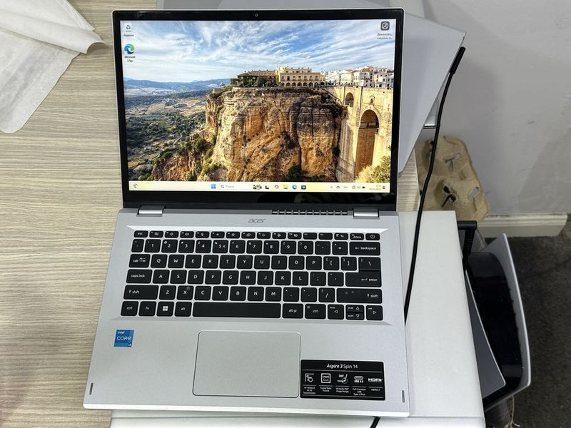 Acer spin x360 wuxga touchscreen ddr5 8gb core i3 n305 Acer spin x360 wuxga touchscreen ddr5 8gb core i3 n305