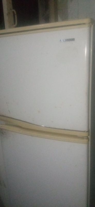 Xolodilnik Samsung sotiladi. Xolodilnik Samsung sotiladi.
