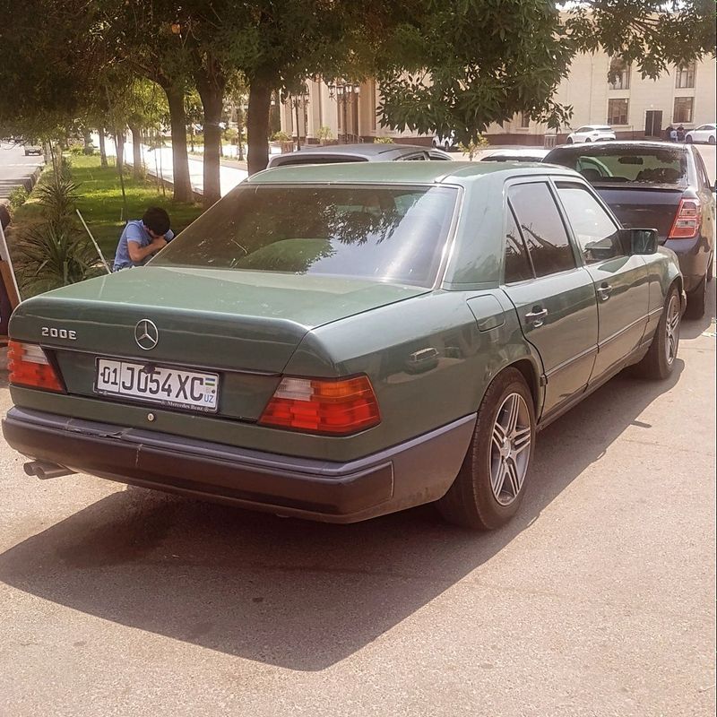 Продам авто Мерседес 124 Продам авто Мерседес 124