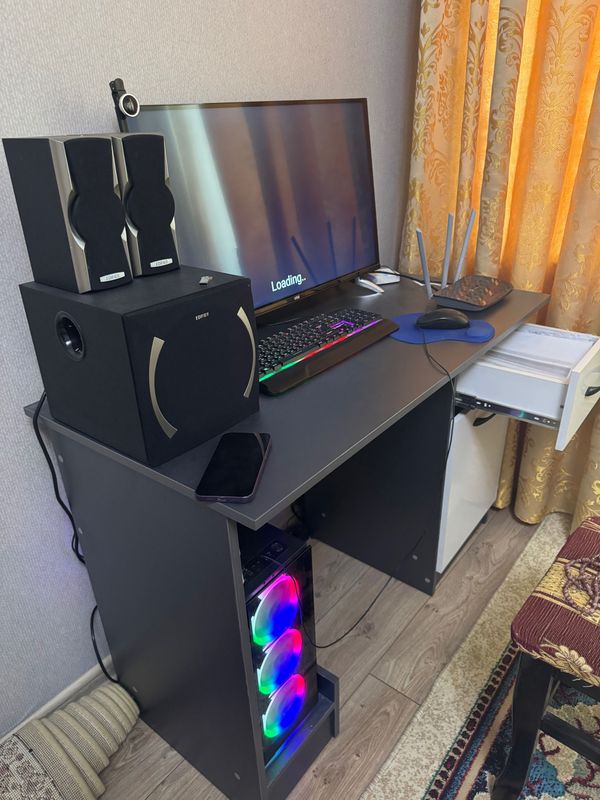 Компьютерный стол