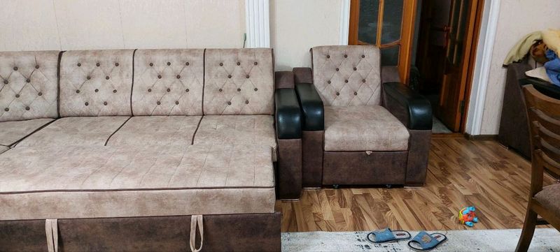 Срочно продам диван с креслами раскладной Срочно продам диван с креслами раскладной