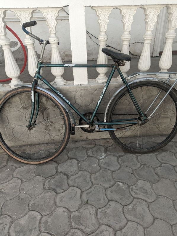 Velosiped sotiladi Velosiped sotiladi