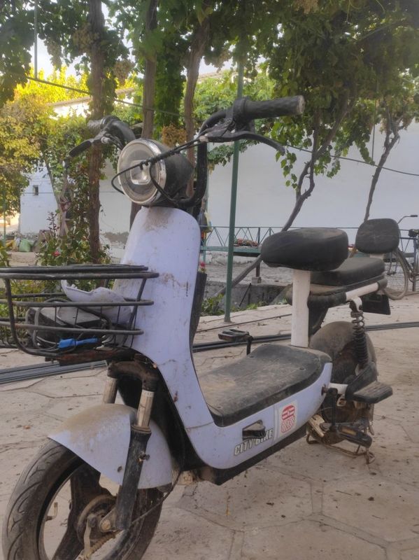 Ekektron skuter sotiladi