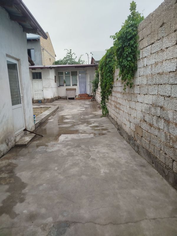 Yer sotiladi Кибрай центрида