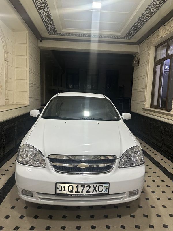 Продаётся Lacetti 1.8 с механической коробкой передач Продаётся Lacetti 1.8 с механической коробкой передач