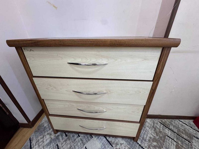 Деревянный комод Деревянный комод