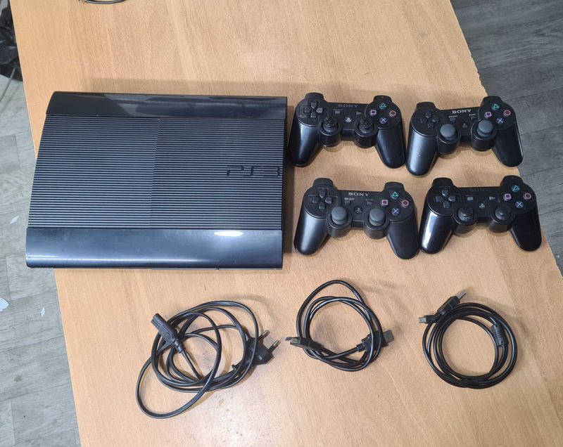 PlayStation 3 super slim 500GB PlayStation 3 super slim 500GB