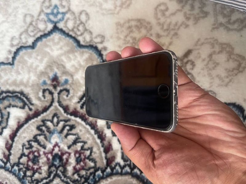 Iphone 8 64 г holati yaxwi