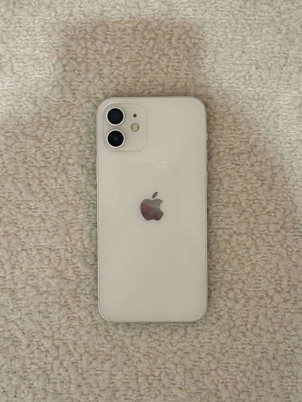 Iphone 12 white ideal Iphone 12 white ideal