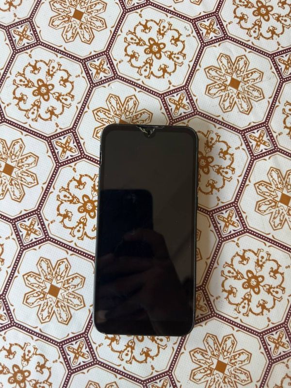 Huawei Y 5 srochno sotiladi Huawei Y 5 srochno sotiladi