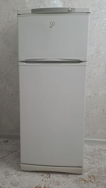 INDESIT xaladilnik sotiladi INDESIT xaladilnik sotiladi