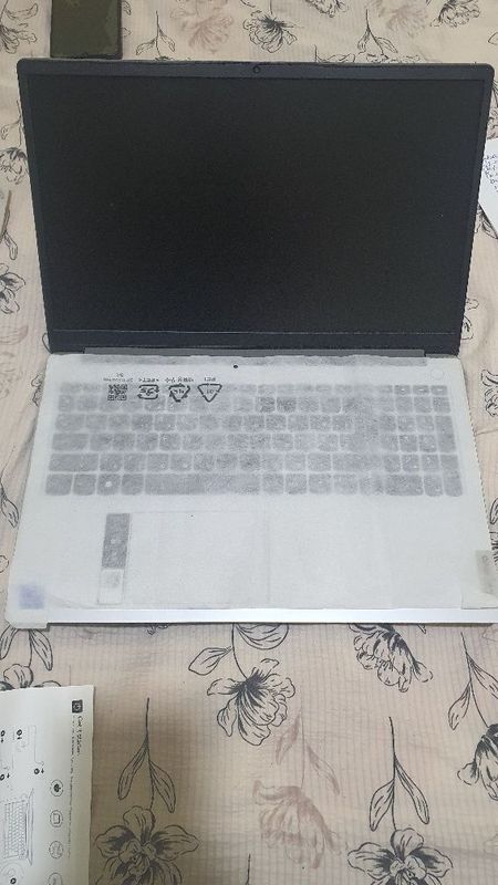 Lenovo Noutbuk sotiladi Lenovo Noutbuk sotiladi