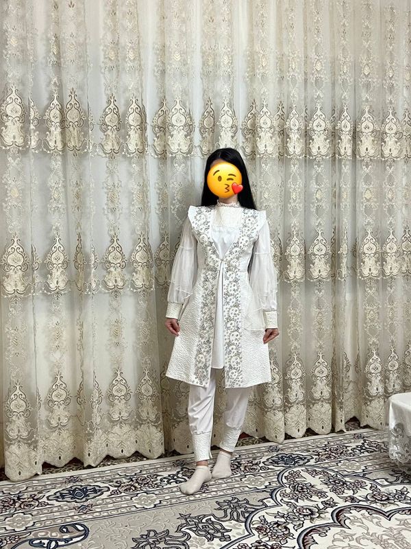 Kelinlik libosi narxi 250.000 Kelinlik libosi narxi 250.000
