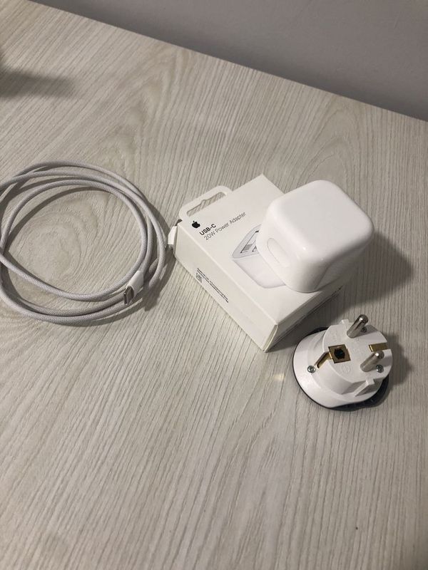 Iphone charger zaryadchik sotiladi Iphone charger zaryadchik sotiladi