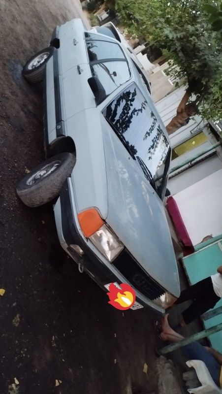 Audi 100 zor holatda Audi 100 zor holatda