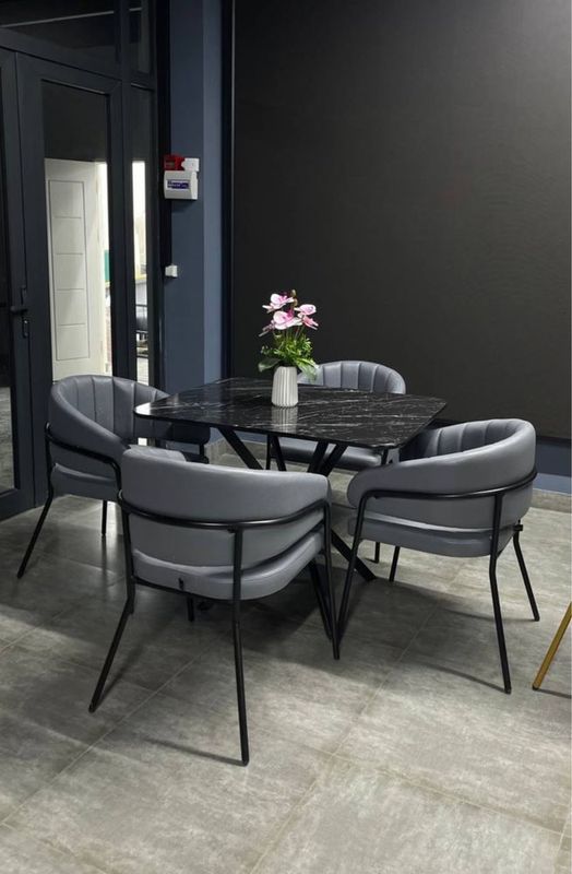 Комплект стол и стулья от Comfort Mebel Комплект стол и стулья от Comfort Mebel