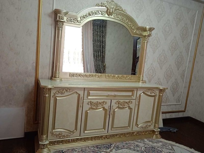 Srochno sotiladi Komot + Stol stul komplekt Srochno sotiladi Komot + Stol stul komplekt