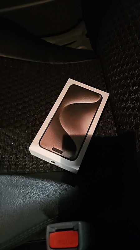 Iphone 15 Pro Max 512 Full Titanium Eomkst 90 Orqa shisha singan Iphone 15 Pro Max 512 Full Titanium Eomkst 90 Orqa shisha singan