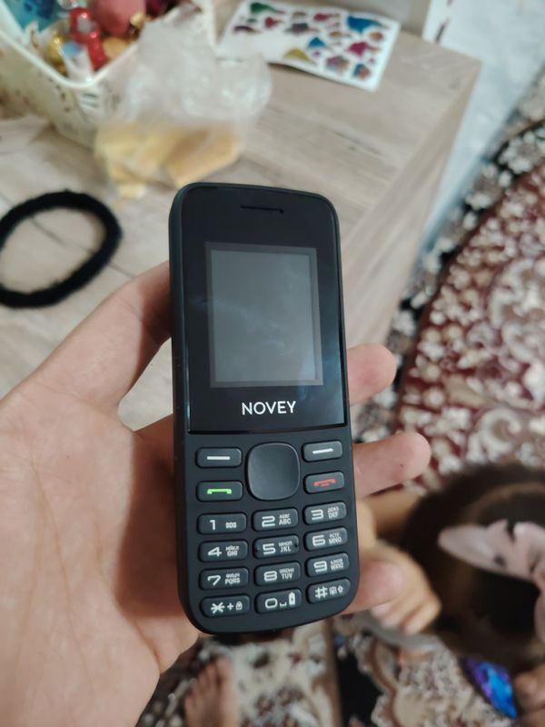 Novey c10 cdma perfectum Novey c10 cdma perfectum