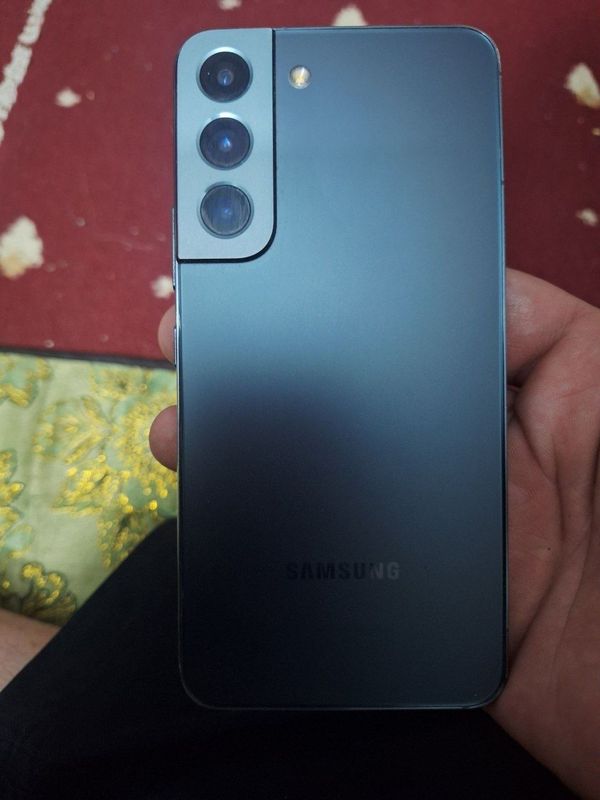 Samaung s22 5g 8/256