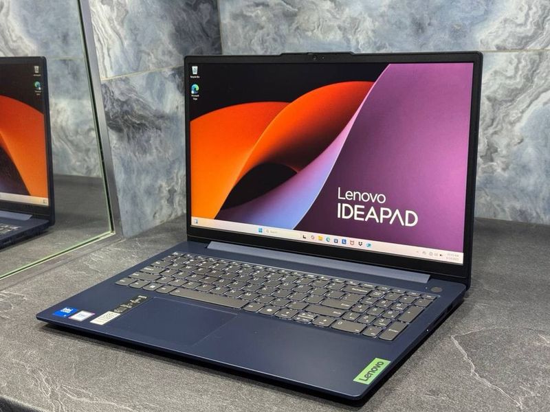 Lenovo IdeaPad Slim 3i • INTEL Core 5-120U • 16 GB DDR5 5200MT/S • 1TB Lenovo IdeaPad Slim 3i • INTEL Core 5-120U • 16 GB DDR5 5200MT/S • 1TB